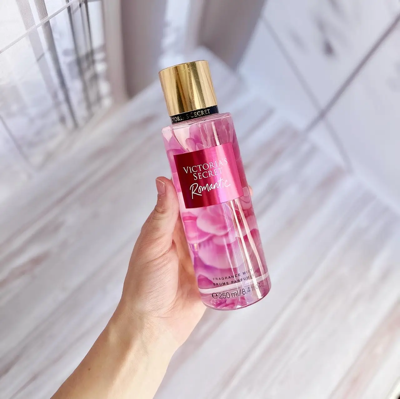 Парфуми та спреї Victoria’s Secret: у чому різниця і який аромат обрати